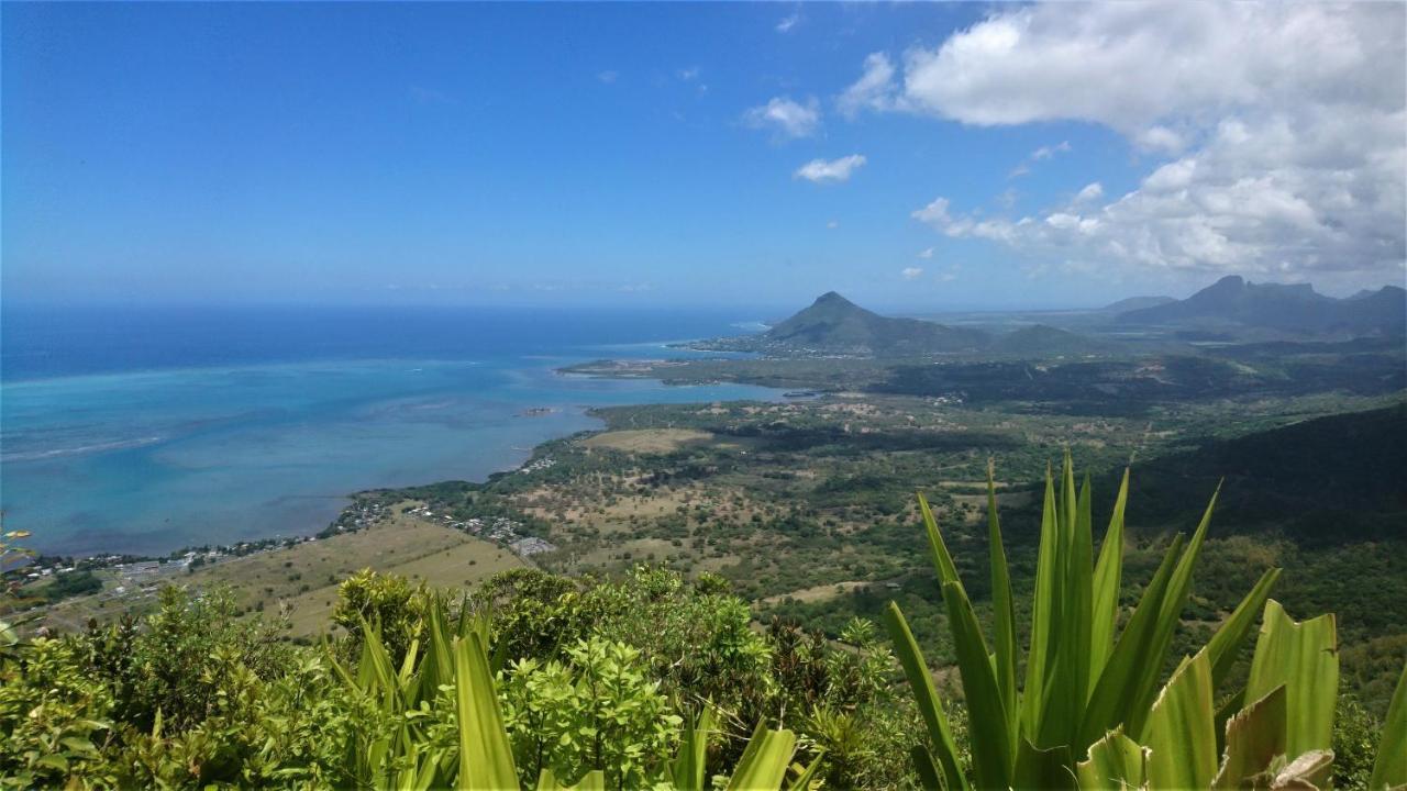 Sweet Island Bed & Breakfast Riviere Noire Bagian luar foto